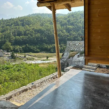 Bujtina Kukaj Kukaj 아파트 *